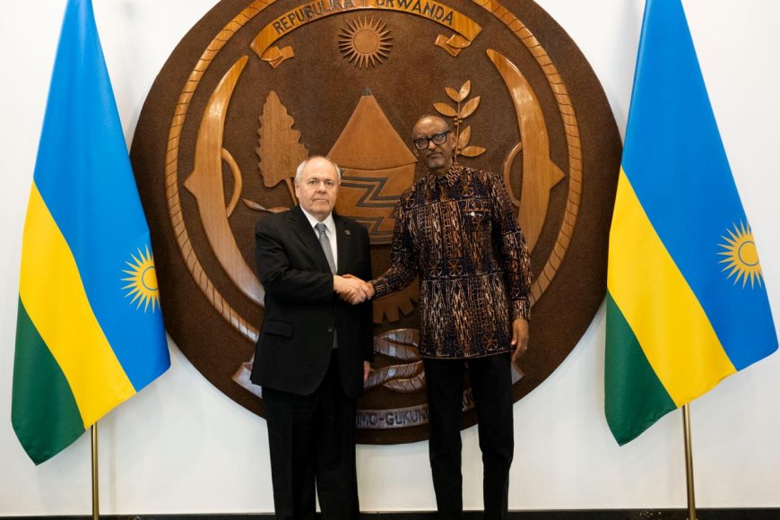 Perezida Kagame yakiriye Dani Dayan baganira ku kwibuka Jenoside hubakwa ubumwe