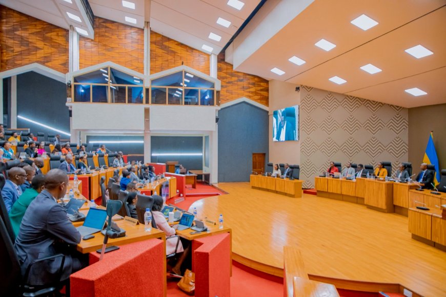 Abadepite bemeje inguzanyo z'arenga miliyari 500 Frw zigamije guteza imbere imirimo idaheza