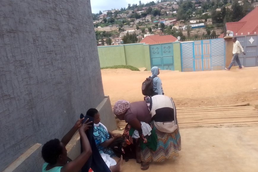 Kimisagara: Abanyerondo barashinjwa kutagira uruhare mu guca abacuruza ibirimo imyenda itose yibwa yanitse