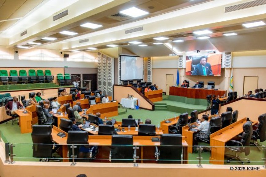 Sena yemeje abayobozi bashya baherutse guhabwa inshingano