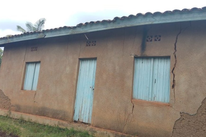 Muhanga: Abarokotse Jenoside bubakiwe inzu bifuza ko zasanwa kuko zenda guhirima