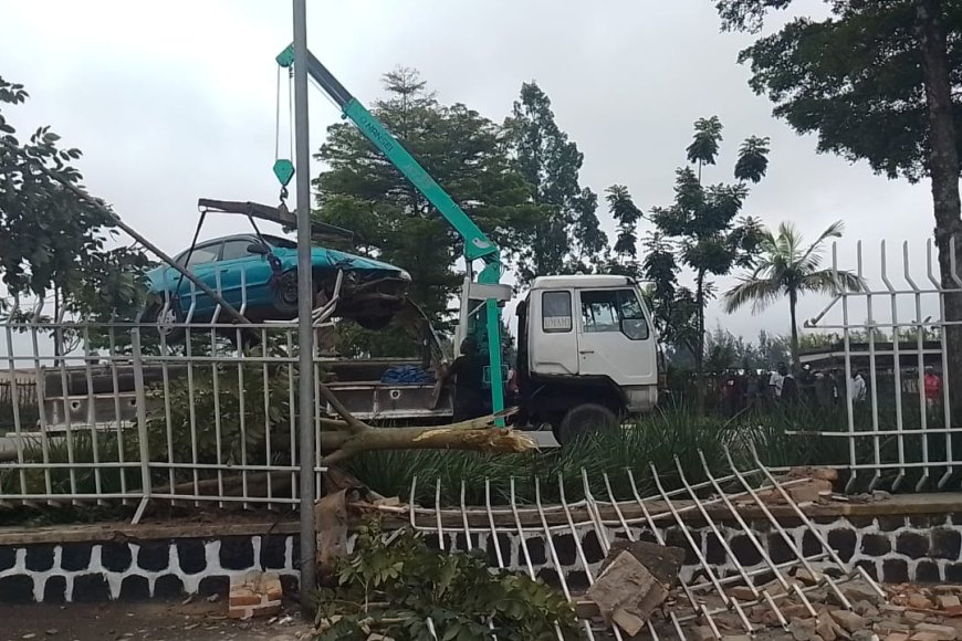 Musanze: Umushoferi yataye umuhanda agonga urugo rw’Akarere