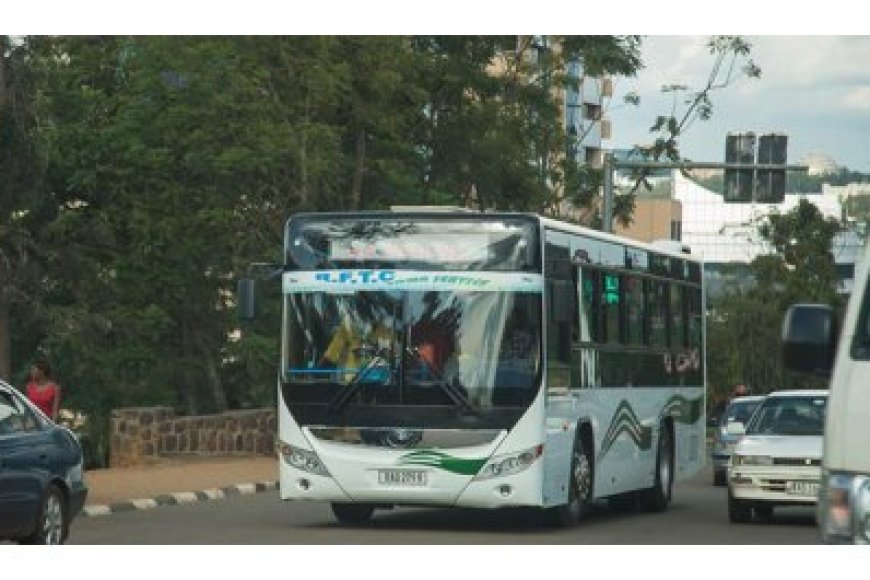 Kigali: Hagiye gushyirwaho aho abantu bazajya basiga imodoka zabo bagatega bisi