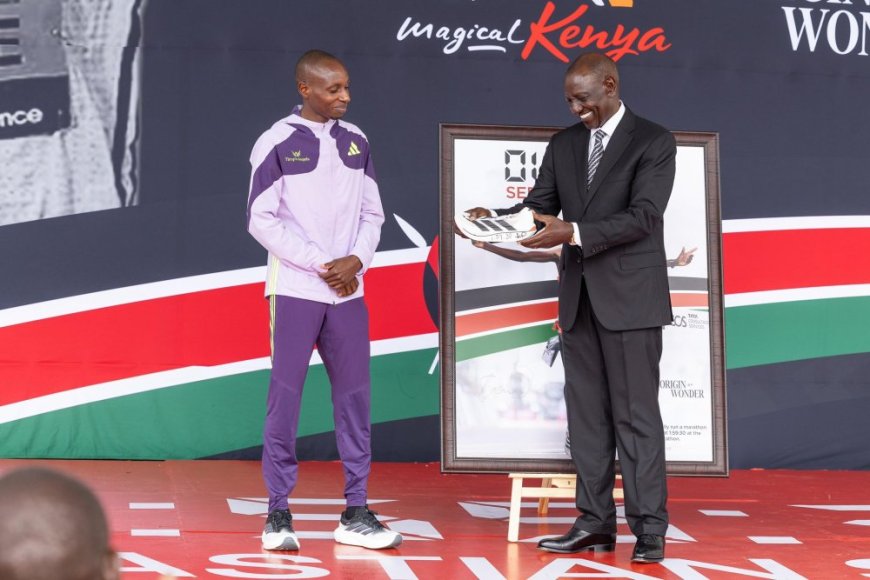 Sabastian Sawe yahaye Perezida Ruto inkweto yandikanye amateka