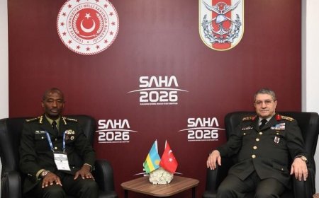 Gen Mubarakh Muganga yitabiriye imurikagurishwa ry’intwaro za Turikiya