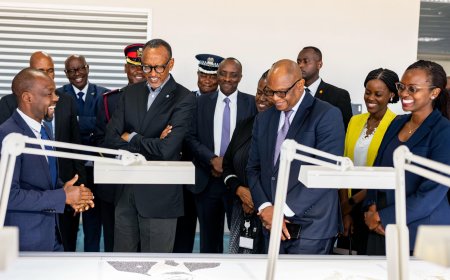 Perezida Kagame yasuye uruganda rutunganya zahabu muri Botswana