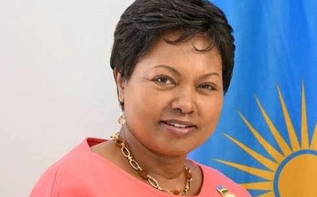 Amb. Mukantabana yifurije Jeannette Kagame Umunsi mwiza w’Ababyeyi