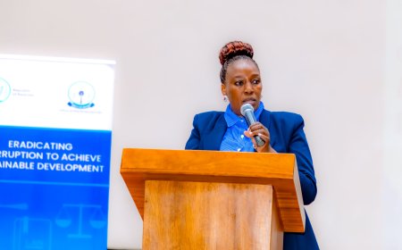UR Huye: Umuvunyi Mukuru yasabye abanyeshuri kugira uruhare mu kurwanya ruswa n’akarengane
