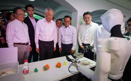 China’s first humanoid robot incubator expands to southeast asia with singapore office