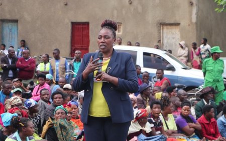 Burera: Umuvunyi Mukuru yasabye abayobozi kwirinda gusiragiza abaturage