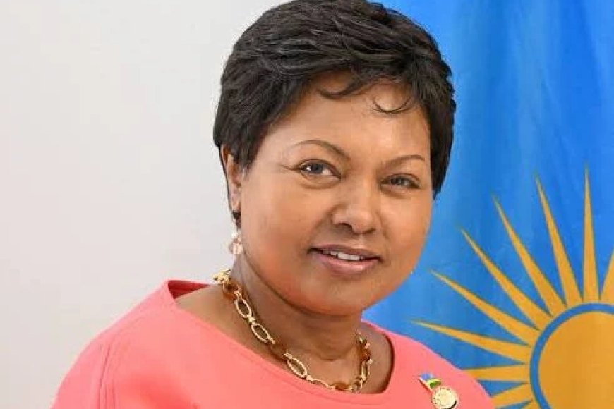 Amb. Mukantabana yifurije Jeannette Kagame Umunsi mwiza w’Ababyeyi