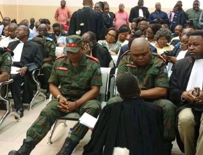 RDC: Urukiko rugiye gutangira kuburanisha Gen. Tshiwewe n'abandi basirikare bakuru