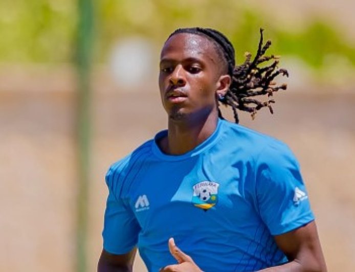 Noam Emeran watunguwe n’abakinnyi b’Amavubi afite amashyushyu yo gukinira muri Sitade Amahoro
