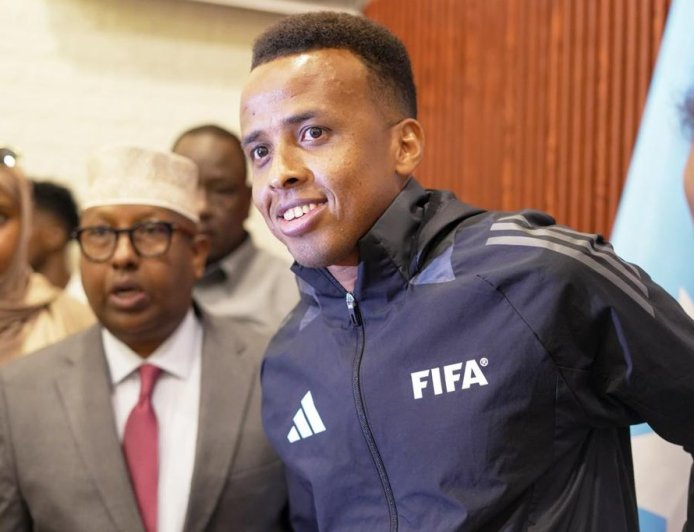 Umusifuzi wangiwe kwinjira muri Amerika yahawe icyubahiro n’ab’iwabo