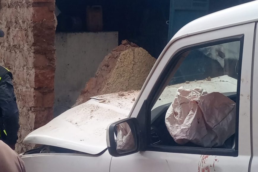 Rwezamenyo: Umushoferi w’imodoka y’irondo yakomerekeye mu mpanuka, kubera  kwirukankana umuzunguzayi w’amafi atatu