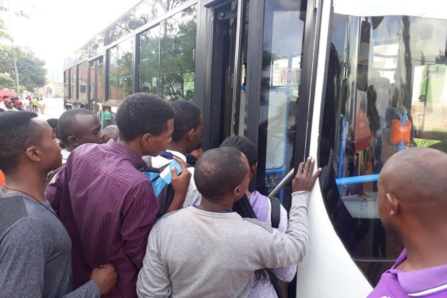 Kigali: Abashoferi basaga 90 bamaze guhagarikwa bazira kwakira amafaranga y’abagenzi